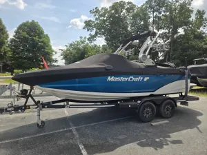2019-mastercraft-xt20-145813-image4.webp