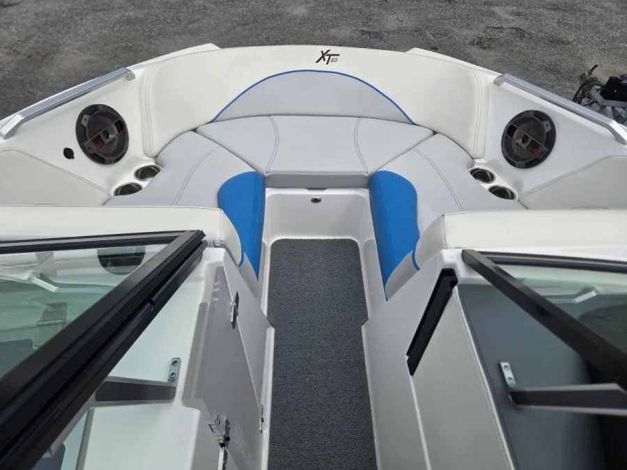 2019-mastercraft-xt20-145813-image6.webp
