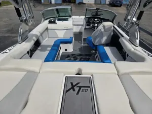 2019-mastercraft-xt20-145813-image9.webp