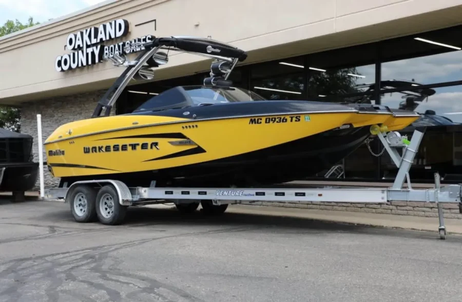2014-malibu-wakesetter-22-mxz-145815-image9.webp