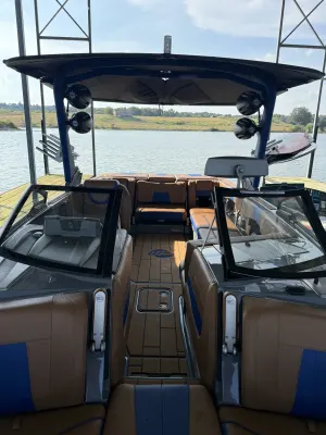 2023-malibu-wakesetter-24-mxz-145841-image5.webp
