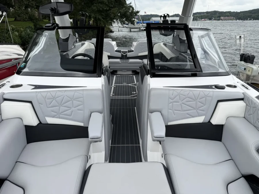 2022-nautique-g25-paragon-145844-image7.webp