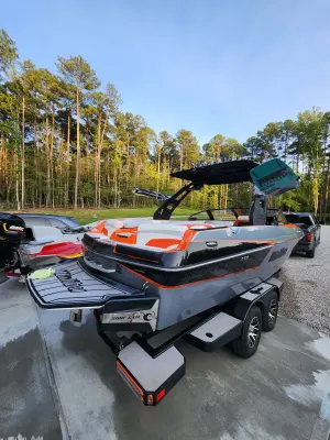 2020-malibu-wakesetter-22-mxz-145867-image3.webp