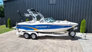 2015-mastercraft-x10-145870-image2.webp
