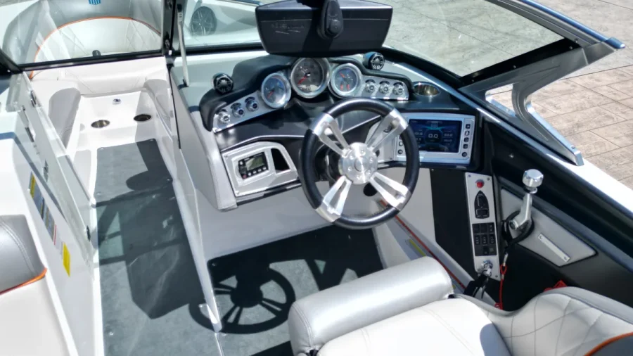 2015-mastercraft-x10-145870-image6.webp