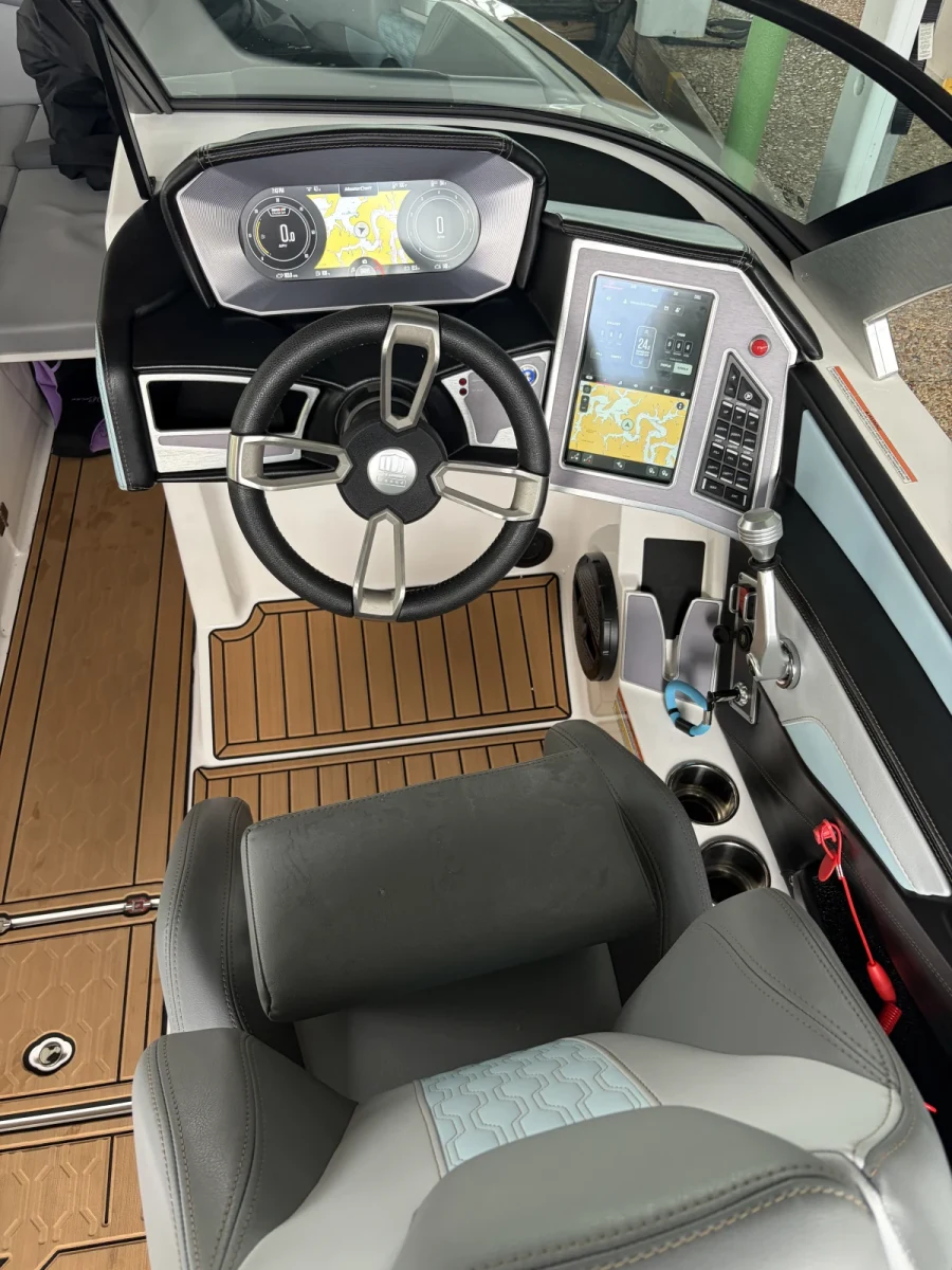 2024-mastercraft-xt22-145873-image22.webp