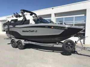 2022-mastercraft-xt22-145876-image1.webp