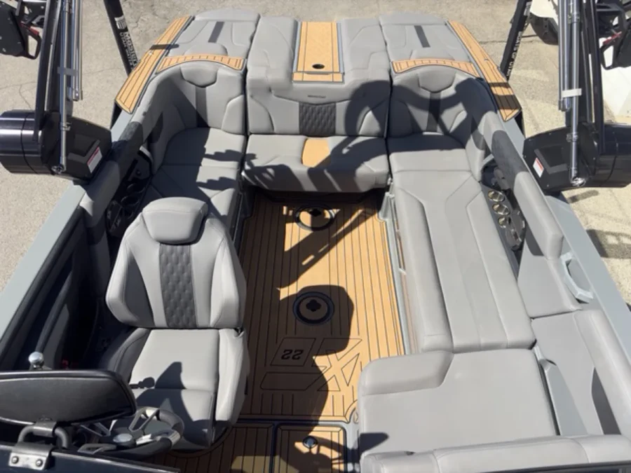 2022-mastercraft-xt22-145876-image6.webp