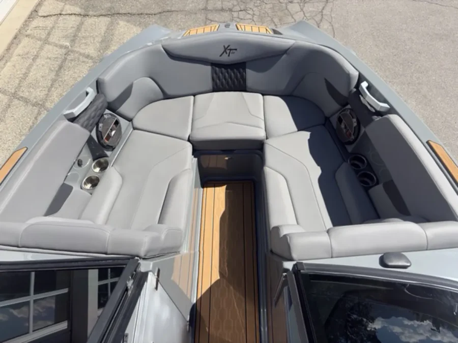2022-mastercraft-xt22-145876-image8.webp