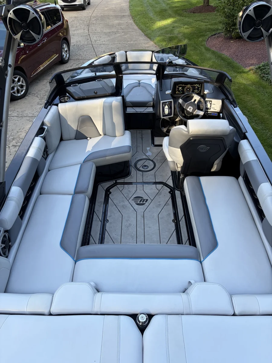 2021-malibu-wakesetter-vlx-145893-image2.webp