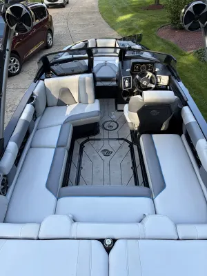 2021-malibu-wakesetter-vlx-145893-image2.webp