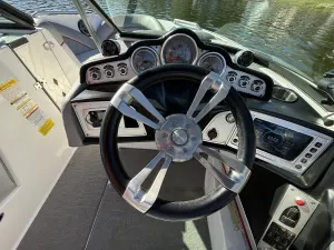 2015-mastercraft-x10-145901-image7.webp