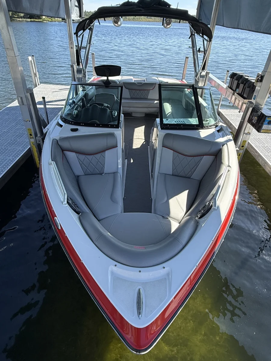 2015-mastercraft-x10-145901-image8.webp