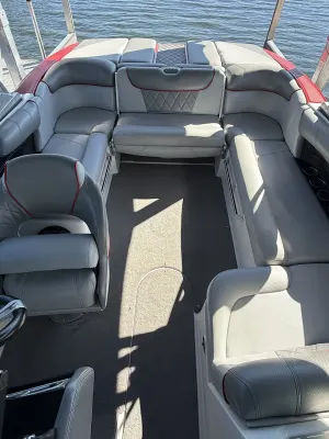 2015-mastercraft-x10-145901-image9.webp