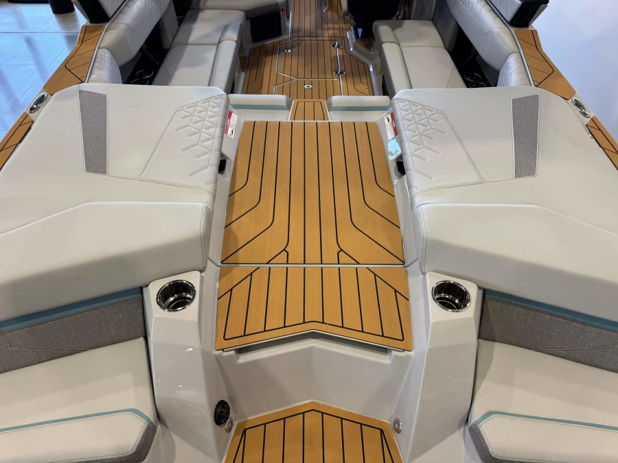 2027-nautique-s23-145778-image11