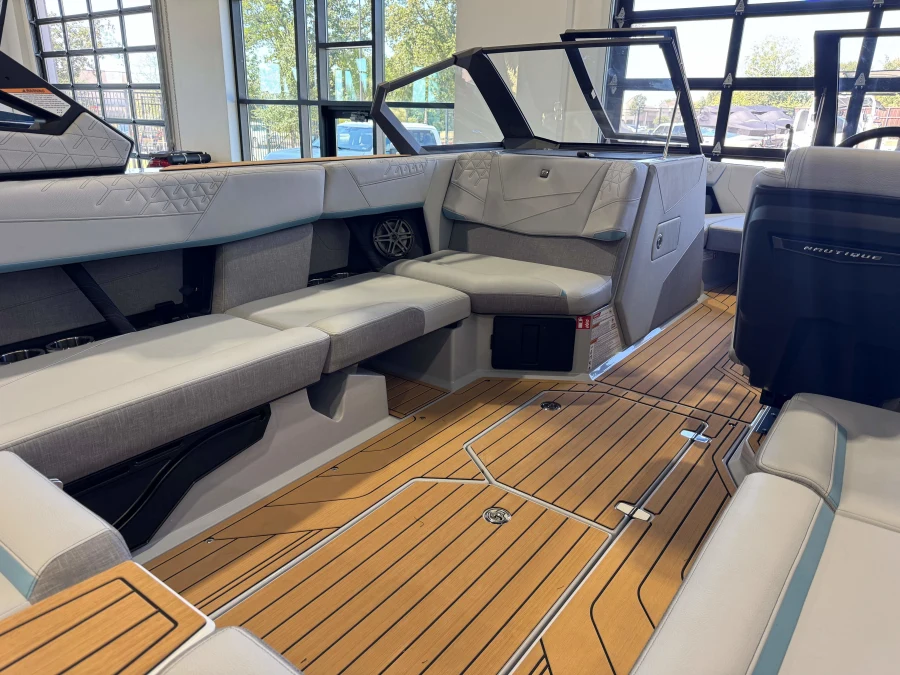 2027-nautique-s23-145778-image15