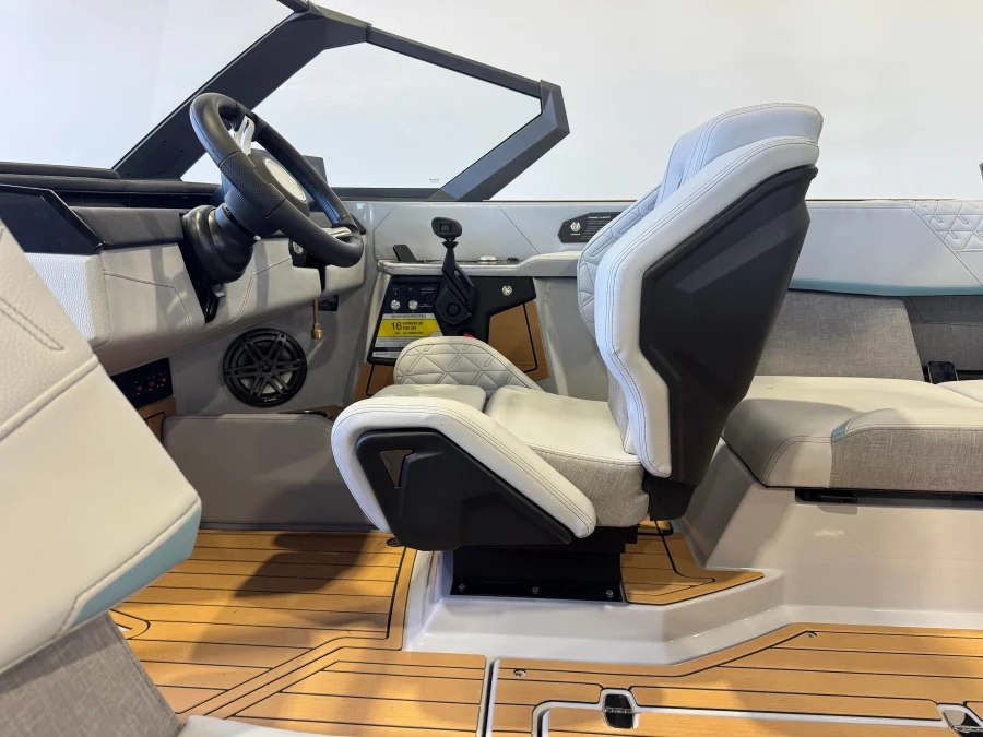 2027-nautique-s23-145778-image24