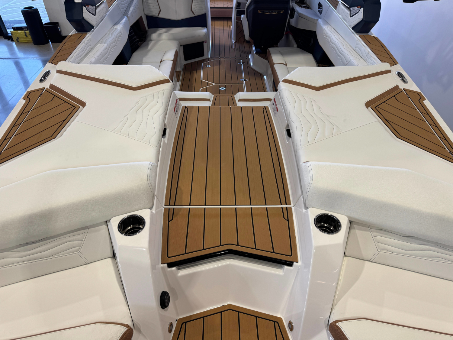 2027 Nautique Super Air Nautique G23