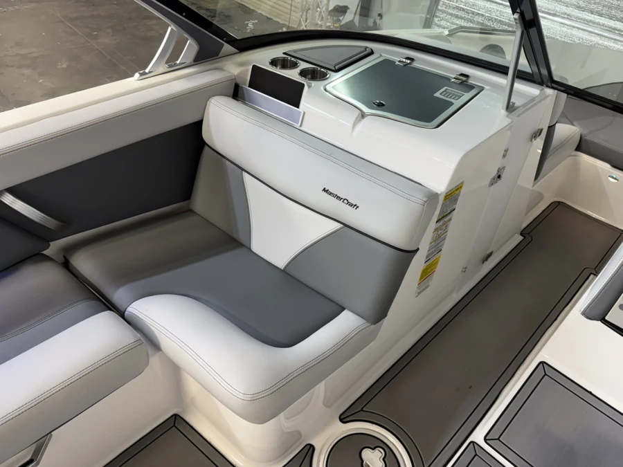 2021-mastercraft-xt20-145905-image16