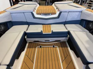 2027-nautique-s23-145909-image27