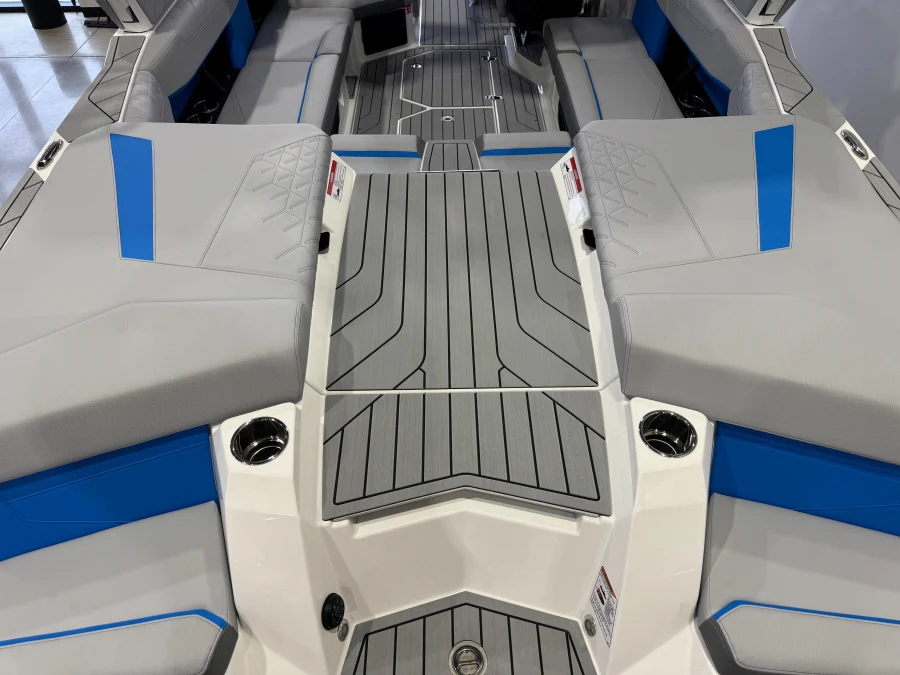2027-nautique-s23-145910-image10