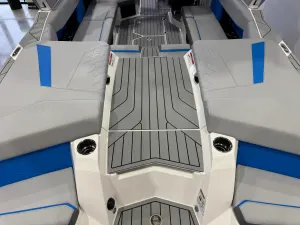2027-nautique-s23-145910-image10
