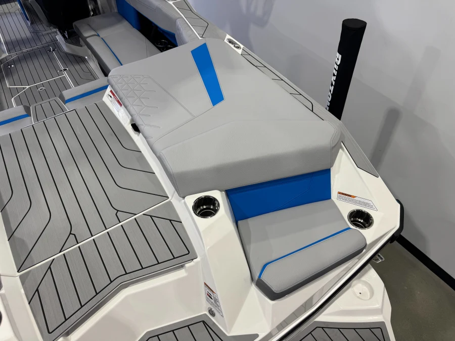 2027-nautique-s23-145910-image11