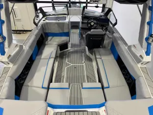 2027-nautique-s23-145910-image13