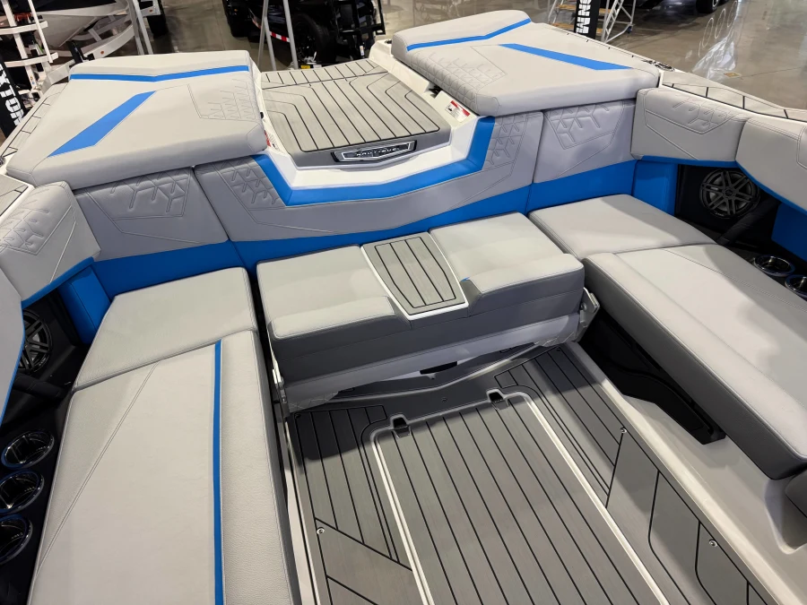 2027-nautique-s23-145910-image16