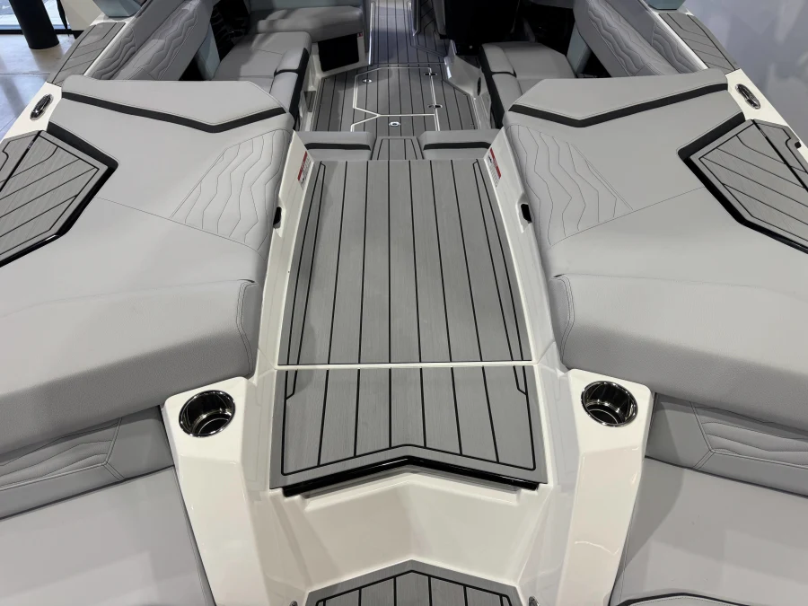 2027-nautique-g23-145913-image10