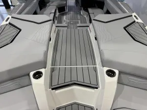 2027-nautique-g23-145913-image10