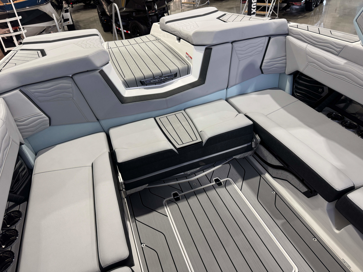 2027 Nautique Super Air Nautique G23