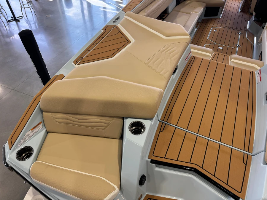 2027-nautique-g25-145915-image12