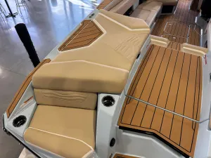2027-nautique-g25-145915-image12