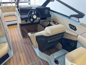 2027-nautique-g25-145915-image24