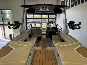 2027-nautique-g25-145915-image9