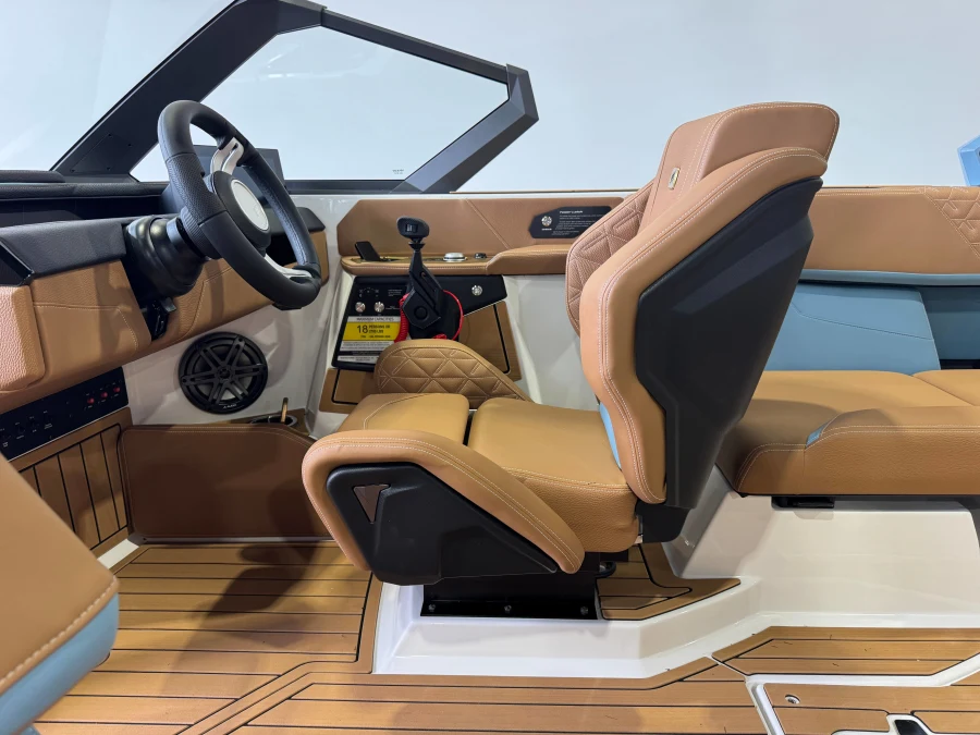 2027-nautique-s25-145916-image23