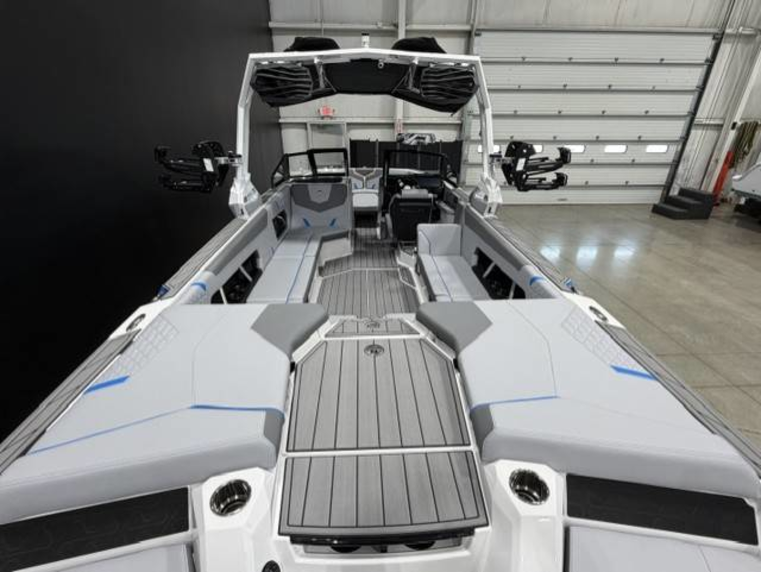 2027 Nautique GS24