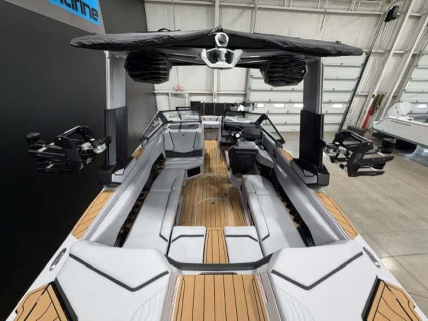2027 Nautique G23
