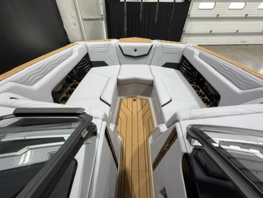 2027-nautique-g23-145922-image7