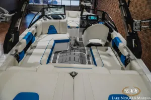 2017-malibu-wakesetter-vlx-145925-image10
