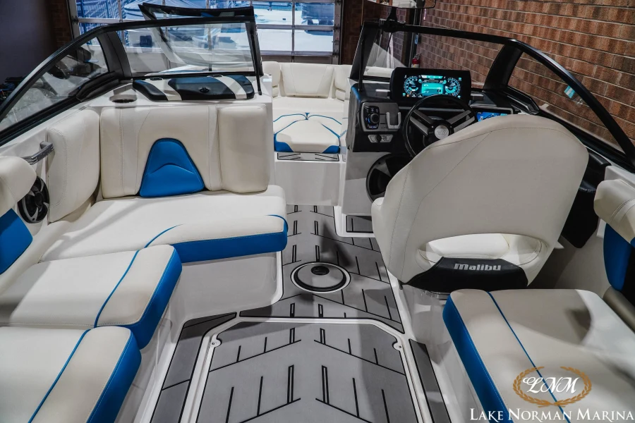 2017-malibu-wakesetter-vlx-145925-image12