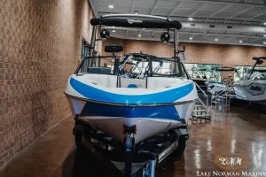 2017-malibu-wakesetter-vlx-145925-image4
