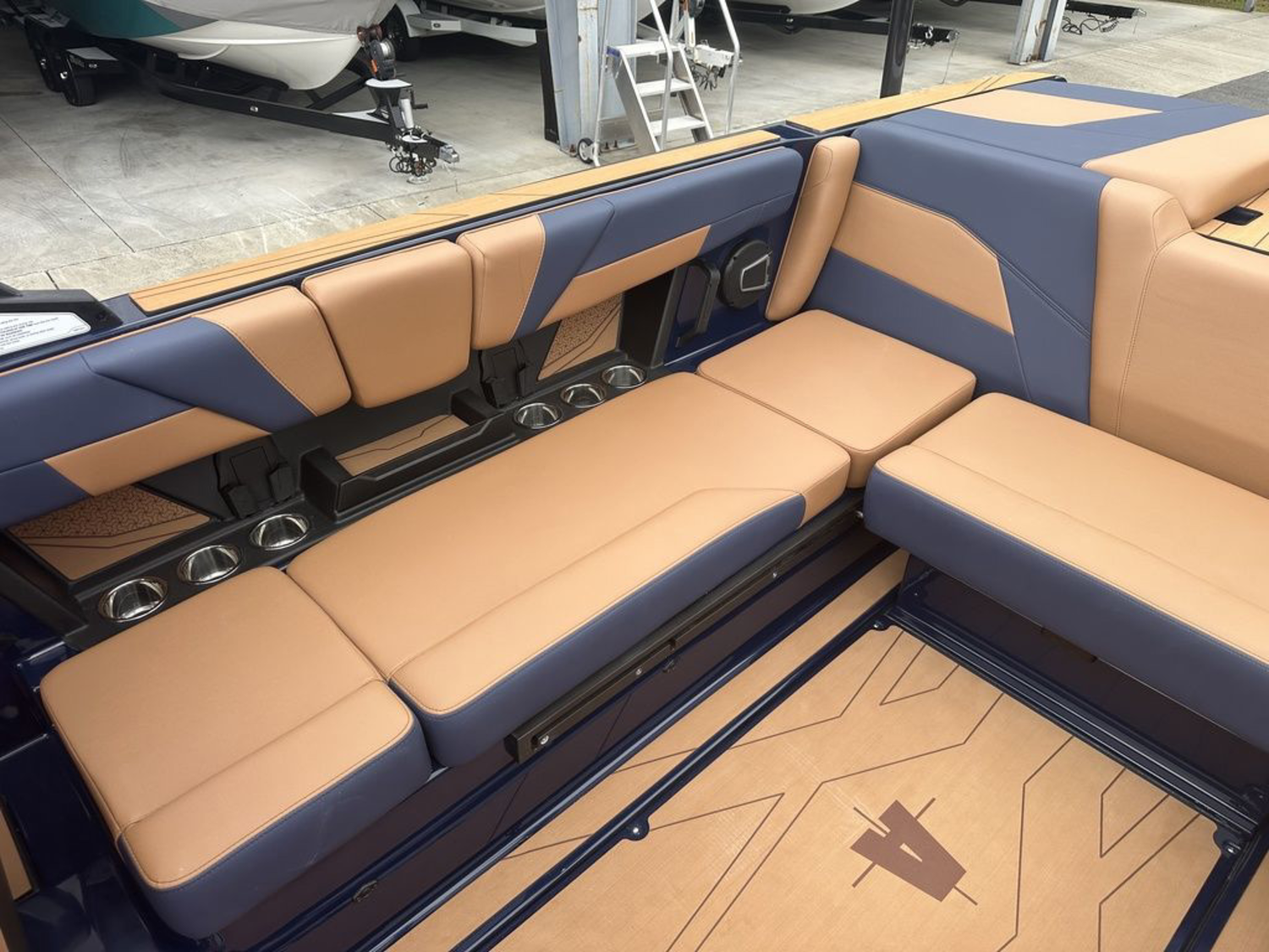 2027 Axis Wake Research T235