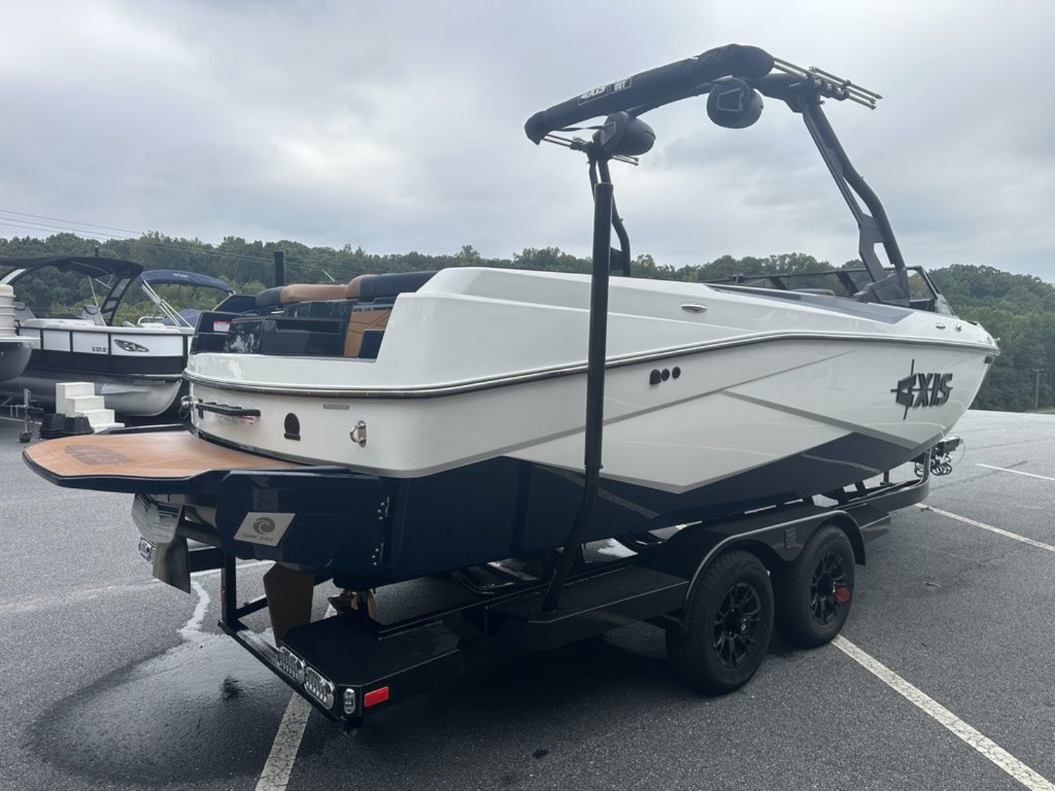 2027 Axis Wake Research T235