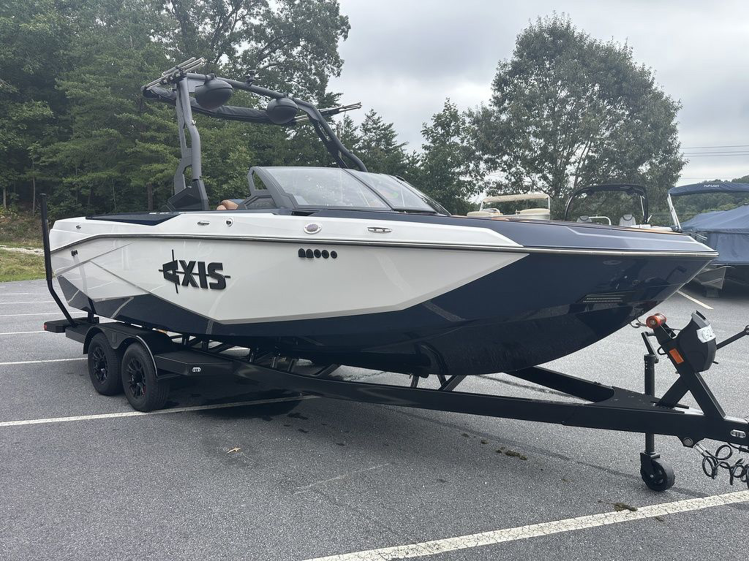 2027 Axis Wake Research T235