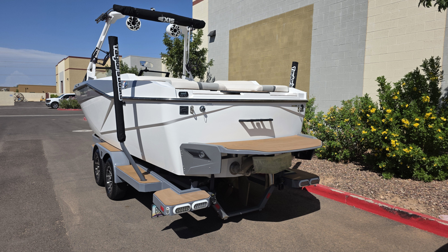 2022 Axis Wake Research T250
