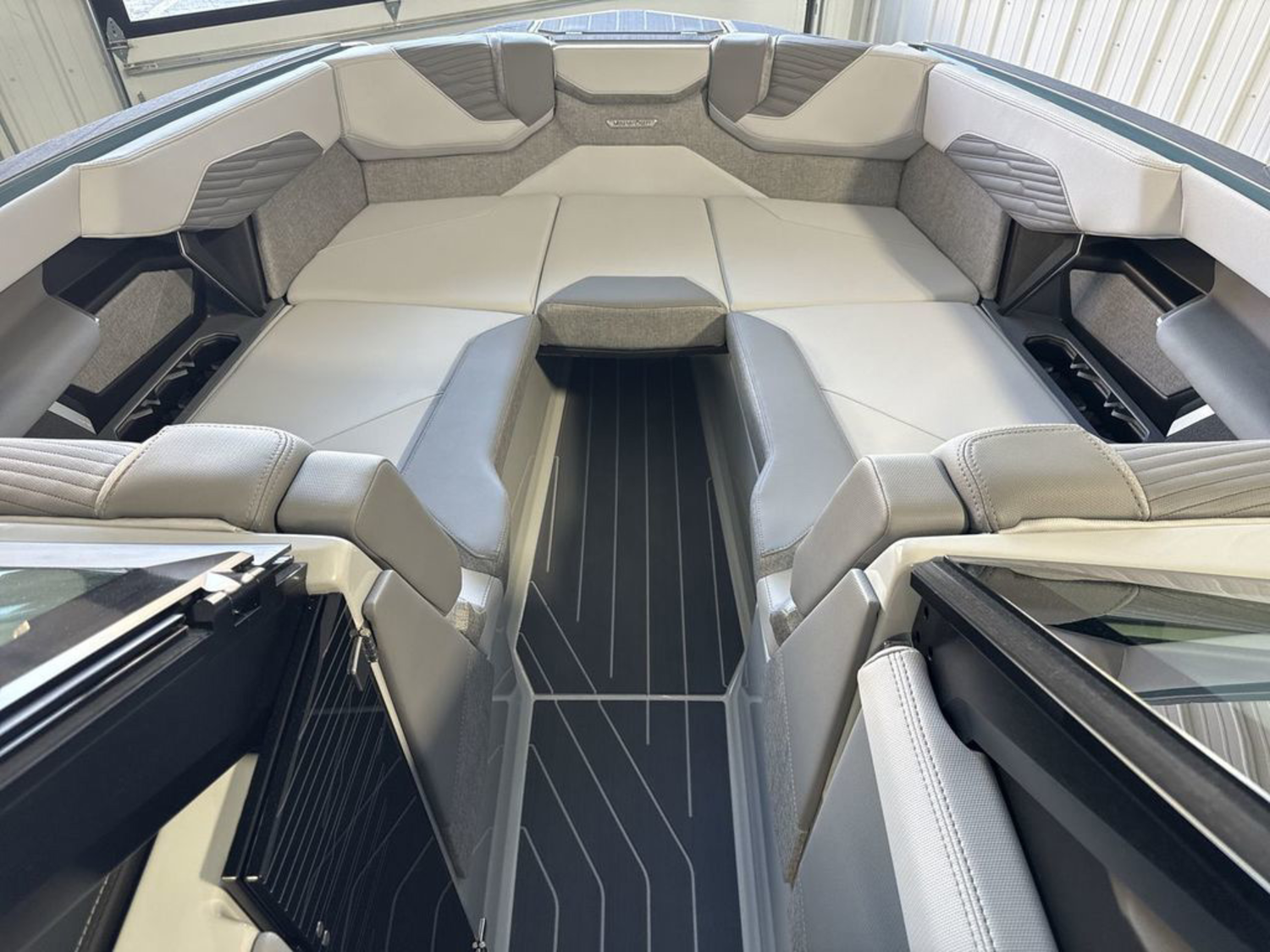 2027 Mastercraft X24
