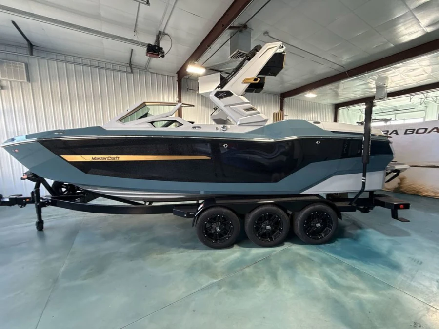 2027-mastercraft-x24-145939-image2
