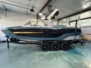 2027-mastercraft-x24-145939-image2